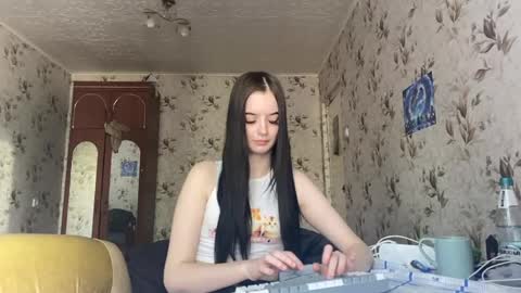 Snapshot of partheniamachle chatting on May 18, 9:48 am Milana online show from May 18, 9:48 am