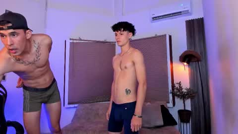 liampacoyosh and erick online show from September 23, 2:03 am