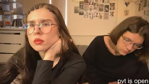 Zoe online show from April 2, 8:34 am