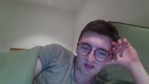 patat1996 online show from December 14, 2:28 am