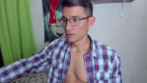 EDUAR Independent model online show from April 24, 1:19 am