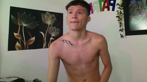 Snapshot of patrick_phoenix chatting on October 6, 4:32 am online show from October 6, 4:32 am