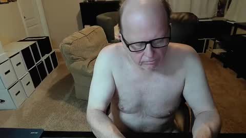 Snapshot of patrickstroking chatting on January 5, 12:42 am patrickstroking online show from January 5, 12:42 am