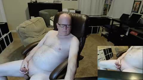 Snapshot of patrickstroking chatting on January 8, 12:17 am patrickstroking online show from January 8, 12:17 am