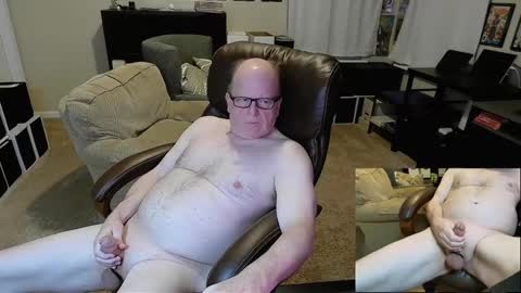 Snapshot of patrickstroking chatting on January 18, 1:08 am patrickstroking online show from January 18, 1:08 am