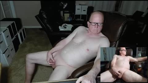 Snapshot of patrickstroking chatting on October 14, 12:55 am patrickstroking online show from October 14, 12:55 am