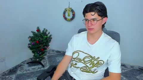 Snapshot of patrik027 chatting on December 16, 8:58 pm .... online show from December 16, 8:58 pm