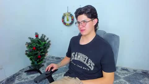 Snapshot of patrik027 chatting on December 20, 4:36 pm .... online show from December 20, 4:36 pm