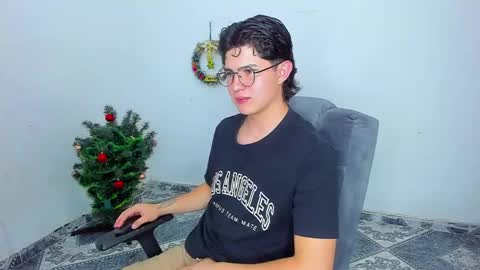 Snapshot of patrik027 chatting on December 20, 7:39 pm .... online show from December 20, 7:39 pm