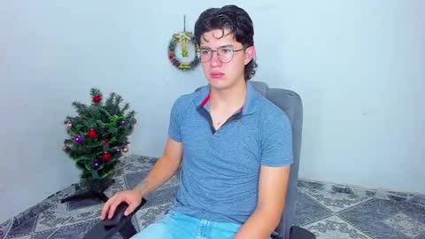 Snapshot of patrik027 chatting on December 22, 12:27 pm .... online show from December 22, 12:27 pm