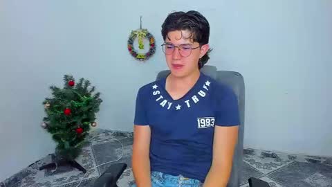 Snapshot of patrik027 chatting on December 28, 1:28 pm .... online show from December 28, 1:28 pm