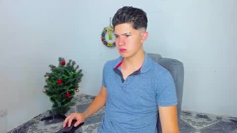 Snapshot of patrik027 chatting on December 30, 1:14 pm .... online show from December 30, 1:14 pm
