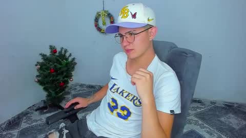 Snapshot of patrik027 chatting on January 5, 10:29 pm .... online show from January 5, 10:29 pm