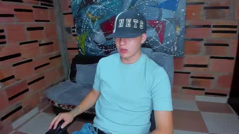 Snapshot of patrik027 chatting on February 3, 7:52 pm .... online show from February 3, 7:52 pm