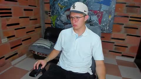 Snapshot of patrik027 chatting on February 11, 6:44 pm .... online show from February 11, 6:44 pm