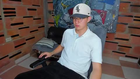 Snapshot of patrik027 chatting on February 11, 9:46 pm .... online show from February 11, 9:46 pm