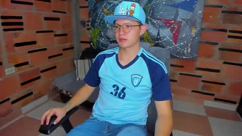 Snapshot of patrik027 chatting on February 14, 2:02 pm .... online show from February 14, 2:02 pm