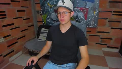 Snapshot of patrik027 chatting on February 15, 12:54 pm .... online show from February 15, 12:54 pm