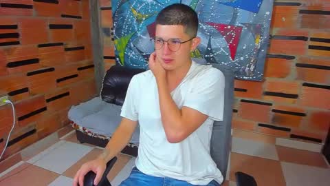 Snapshot of patrik027 chatting on February 28, 12:20 pm .... online show from February 28, 12:20 pm