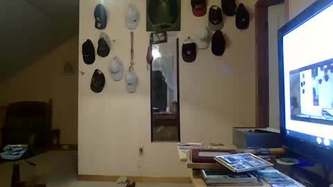 Snapshot of pattyboy1979 chatting on October 25, 11:32 pm pattyboy1979 online show from October 25, 11:32 pm