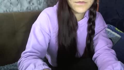 Pau online show from February 2, 11:03 pm