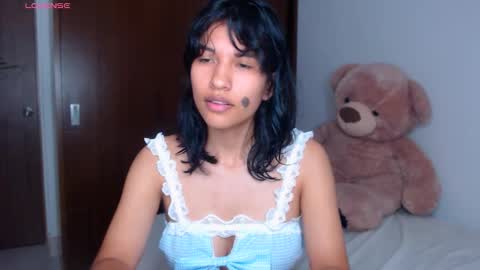 pau_heart_ online show from October 26, 10:54 am