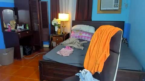 Paula online show from November 25, 7:25 pm