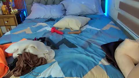 Paula online show from February 10, 4:00 pm