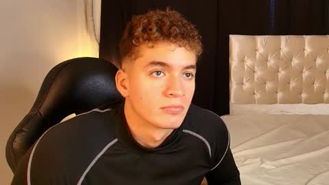 Snapshot of paul_george212 chatting on April 20, 3:59 pm Paull George online show from April 20, 3:59 pm