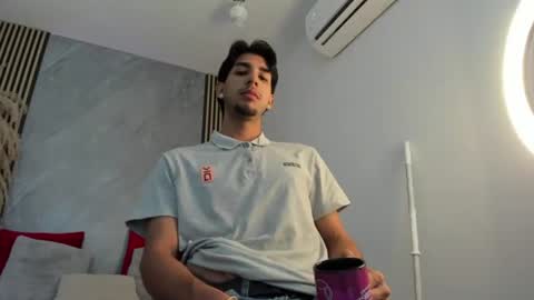 paul_owens online show from July 8, 4:44 pm