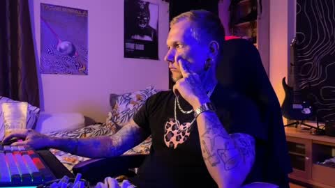 Paul online show from May 19, 8:26 pm