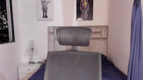 PAUL ROGER online show from February 7, 3:10 am