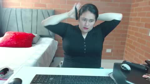 paula__117 online show from March 21, 7:06 pm