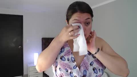 PAULA online show from December 6, 12:05 pm