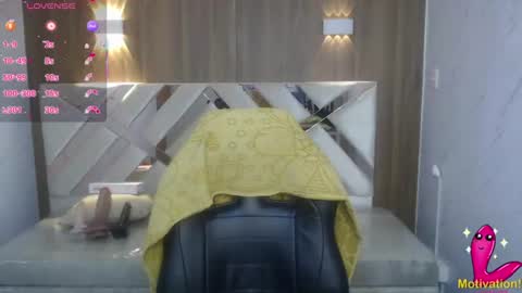 Snapshot of paula_b_ chatting on June 11, 12:32 am Paula online show from June 11, 12:32 am