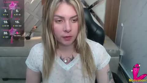 Snapshot of paula_b_ chatting on June 27, 1:06 pm Paula online show from June 27, 1:06 pm