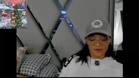 Snapshot of paula_daniela1 chatting on December 15, 10:15 pm Paula online show from December 15, 10:15 pm