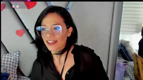 Snapshot of paula_daniela1 chatting on February 15, 10:10 pm Paula online show from February 15, 10:10 pm