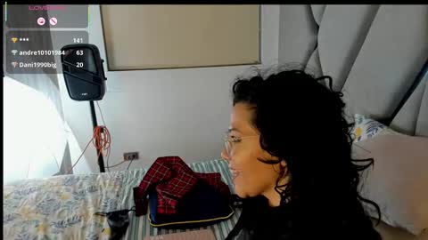 Snapshot of paula_daniela1 chatting on February 20, 11:43 pm Paula online show from February 20, 11:43 pm