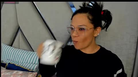 Snapshot of paula_daniela1 chatting on March 2, 9:22 pm Paula online show from March 2, 9:22 pm