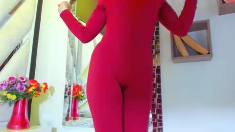 paula_miler1 online show from April 9, 2:33 pm