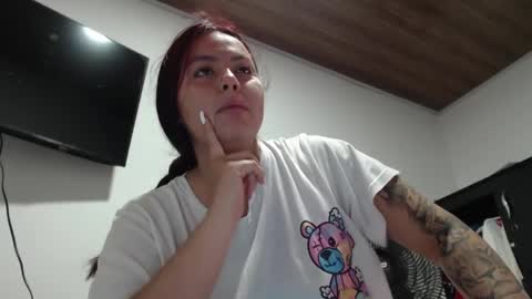 Snapshot of paula_torrez chatting on April 22, 1:34 pm paula_torrez online show from April 22, 1:34 pm
