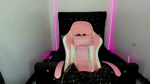 paulaontop online show from March 26, 7:19 pm