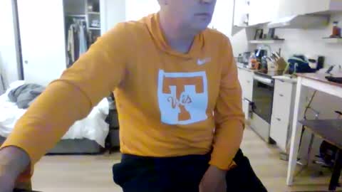 Snapshot of paulcockrell1 chatting on September 22, 5:42 am paulcockrell1 online show from September 22, 5:42 am
