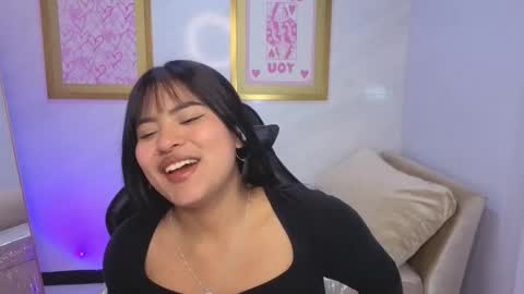 Snapshot of paulette_v chatting on February 6, 1:36 pm Live 800am 200pm COLOMBIAN HOUR online show from February 6, 1:36 pm