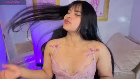 Snapshot of paulette_v chatting on February 20, 1:33 pm Live 800am 200pm COLOMBIAN HOUR online show from February 20, 1:33 pm