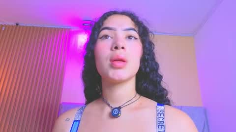 Snapshot of paulina__rose chatting on March 13, 7:53 pm paulina online show from March 13, 7:53 pm