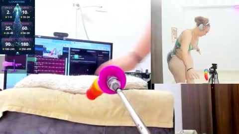 Snapshot of paulina_davis_ chatting on December 20, 12:18 am Paulina Davis online show from December 20, 12:18 am