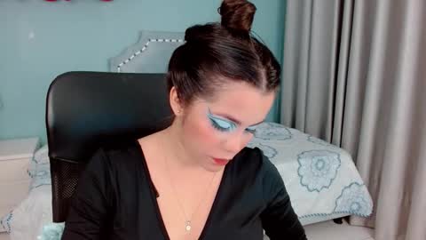 Snapshot of paulina_doll_ chatting on October 27, 7:40 pm Paulina online show from October 27, 7:40 pm