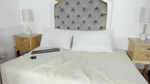 paulina lux online show from March 11, 8:26 pm